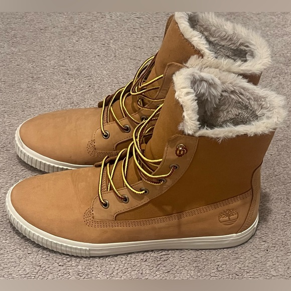 Timberland Women’s Fur-Lined Leather Boots – Size 10 (Original Box) - Picture 6 of 8